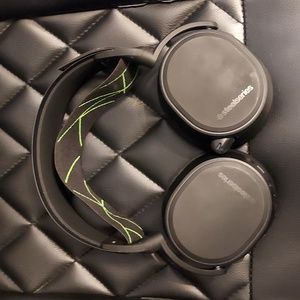 Steelseries Gaming Headphones